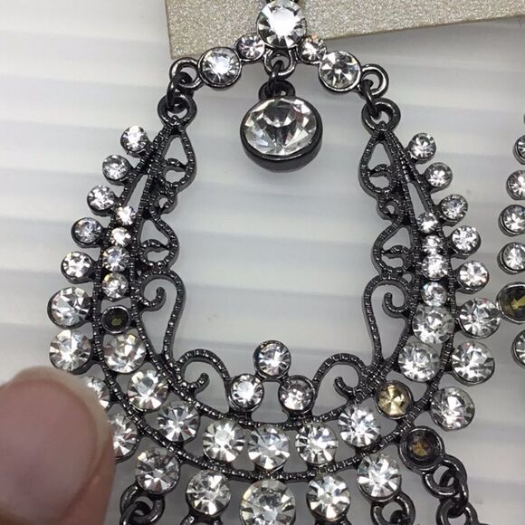 Tasha Crystal Drop Earrings (G1) - Picture 4 of 5